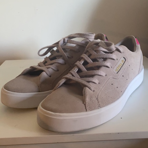 Women’s taupe adidas size 10 - Picture 2 of 4